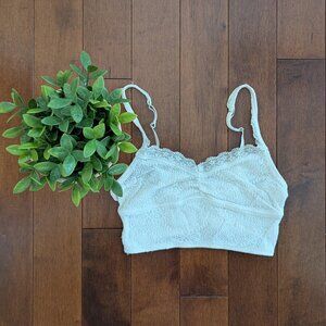 3/$20 GILLY HICKS BASIC WHITE LACE BRALETTE TOP